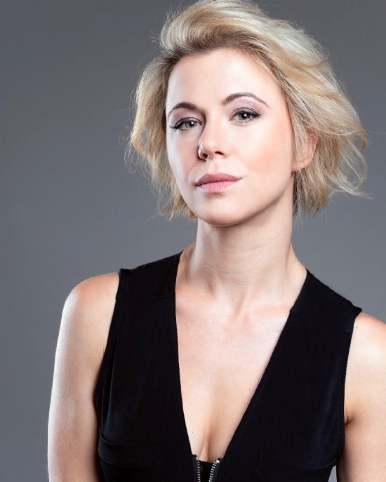 actress julia ubrankovics x company